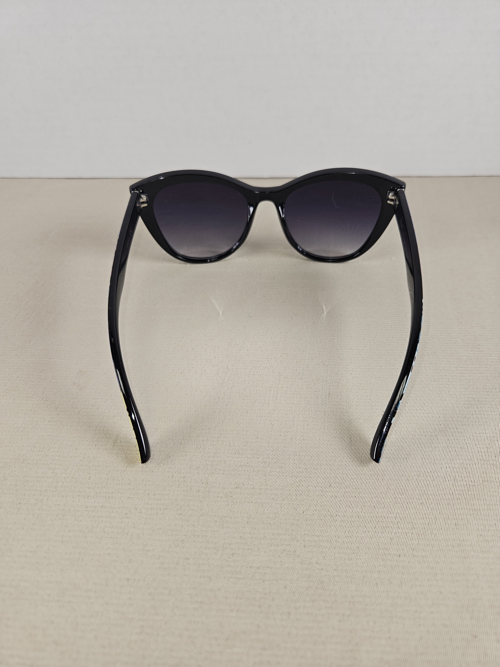 Giselle Women's Black Cat Eye Sunglasses - Sleek UV Protection 8GSL22488-FLW - Picture 4 of 12